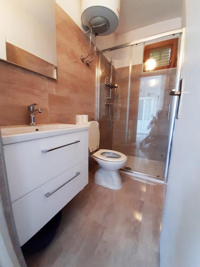 Apartmani Leon Biograd Na Moru Ngoại thất bức ảnh