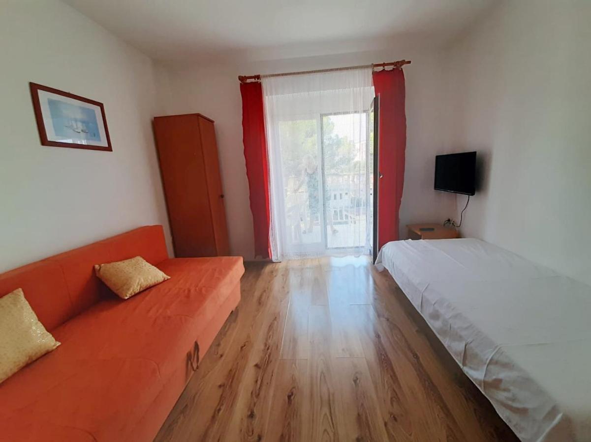 Apartmani Leon Biograd Na Moru Ngoại thất bức ảnh