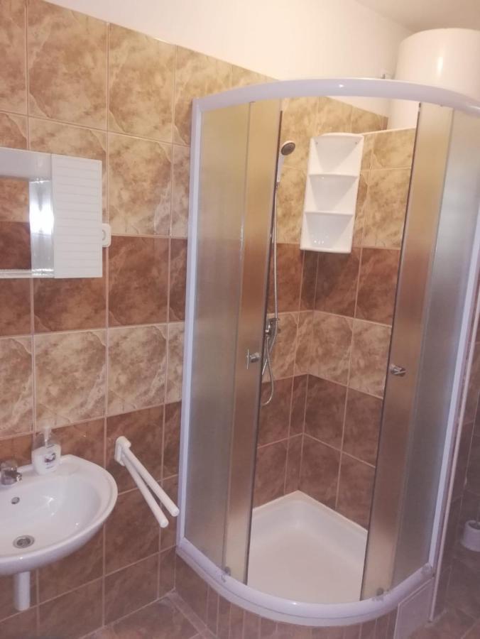 Apartmani Leon Biograd Na Moru Ngoại thất bức ảnh